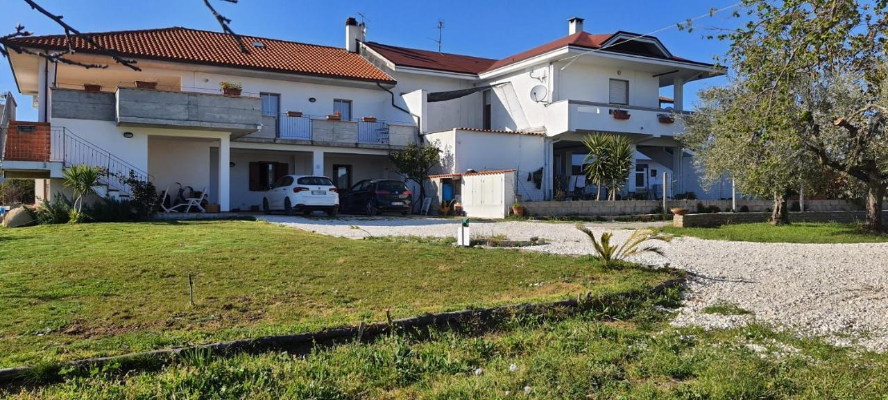 Casa Vacanze Cerreto 3 Miglianico Ngoại thất bức ảnh